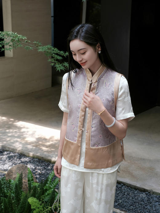 瑕疵|盛唐牡丹 |浅香槟色真丝蝴蝶花纹马甲[特价品] 商品图1