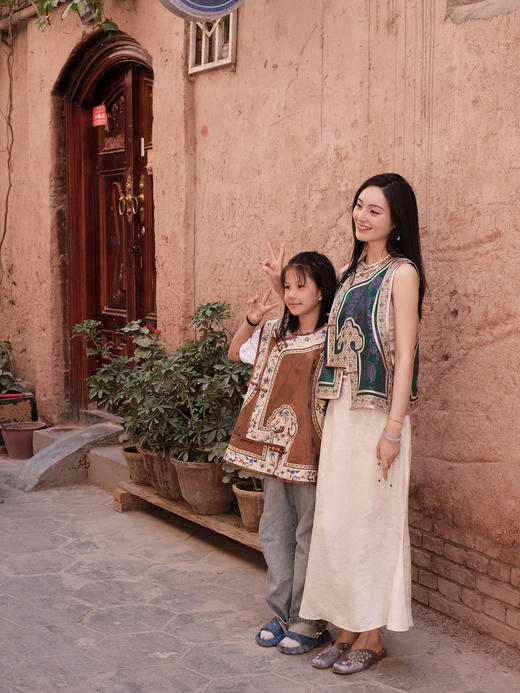 盛唐牡丹盛奢系列|老缎牡丹纹琵琶襟马夹(特殊商品不退不换) 商品图6