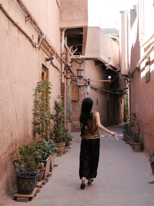 盛唐牡丹盛奢系列| 织金老缎孔雀纹琵琶襟如意头马夹(特殊商品不退不换) 商品图9