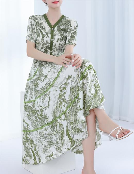 HJ2S97_棠梨褐色/庭芜绿色_连衣裙_春夏_气质中式印花 V 领三宅褶皱显瘦 A 字大摆裙_高级女装_BERNIEELEN 伯妮斯茵 商品图1