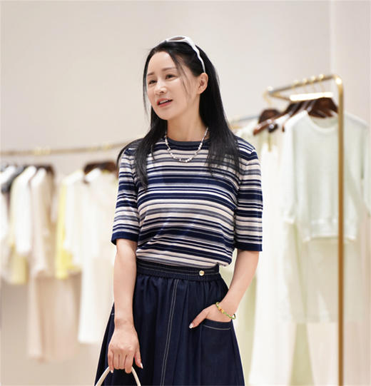 【S1】臣禾	律动条纹T恤	JZ242050375 商品图0