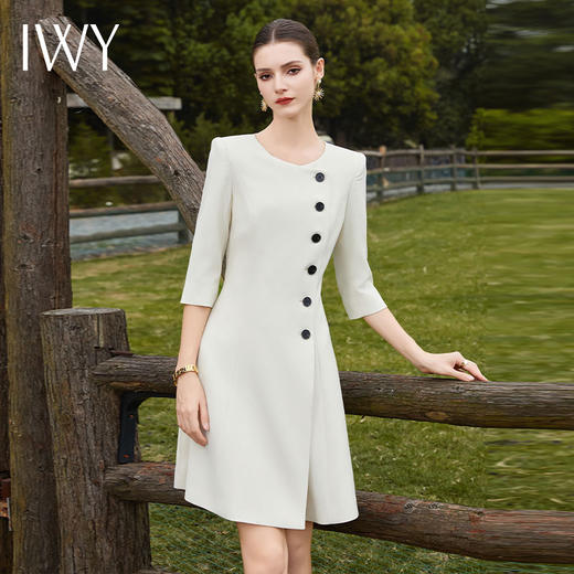 IWY/职场通勤米色圆领连衣裙女气质中长款大摆a字裙单排纽扣西装裙Q1156 商品图0