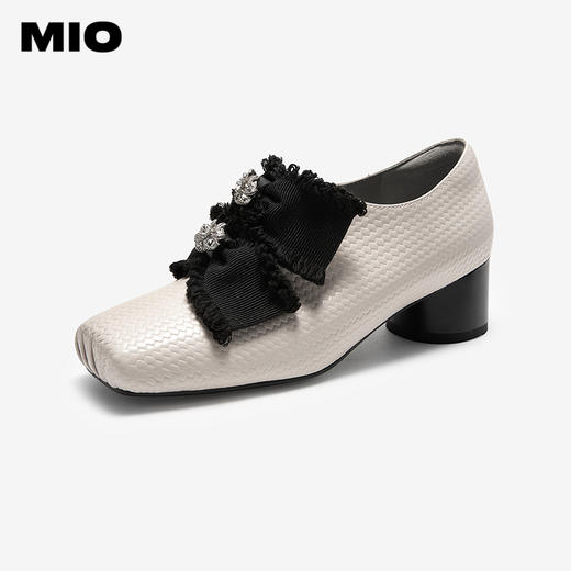 MIO米奥秋季方头中跟牛津鞋蝴蝶元素复古优雅深口单鞋女鞋M244541806 商品图1