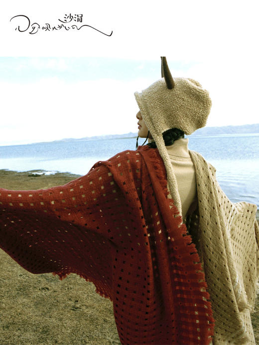 青海羊绒纯色镂空披肩围巾 商品图4