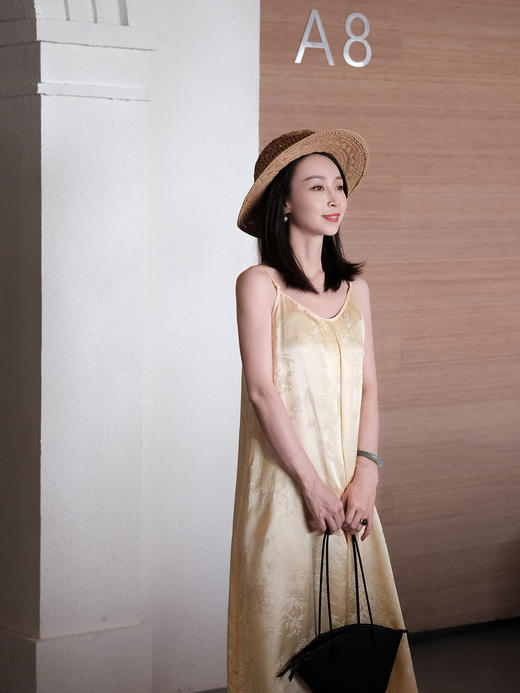 盛唐婧 |提花真丝缎竹鸟纹百搭吊带裙 商品图1