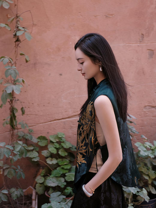 盛唐牡丹盛奢系列|织金老软缎菊花纹圆摆马甲(特殊商品不退不换) 商品图4