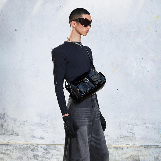 【张娅姝同款】PECO 记者包单肩真皮夏复古斜挎通勤黑大容量邮差包 商品图1