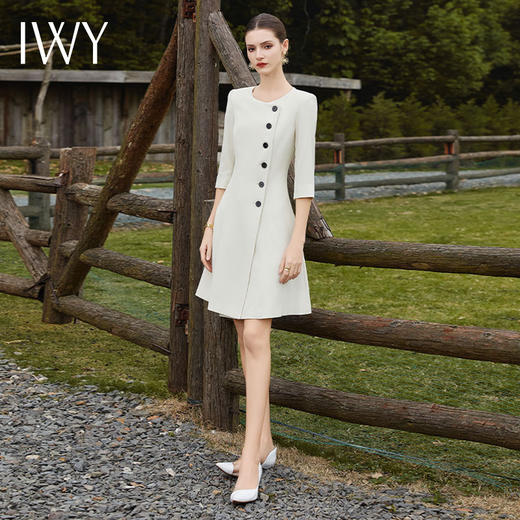IWY/职场通勤米色圆领连衣裙女气质中长款大摆a字裙单排纽扣西装裙Q1156 商品图1