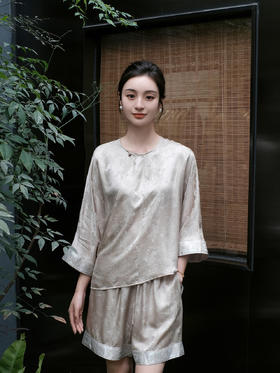 盛唐婧 |提花真丝缎气质短裤