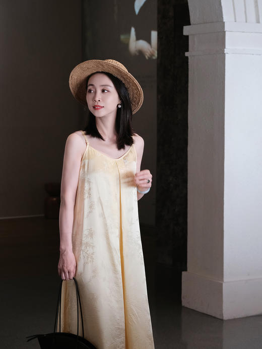 盛唐婧 |提花真丝缎竹鸟纹百搭吊带裙 商品图2