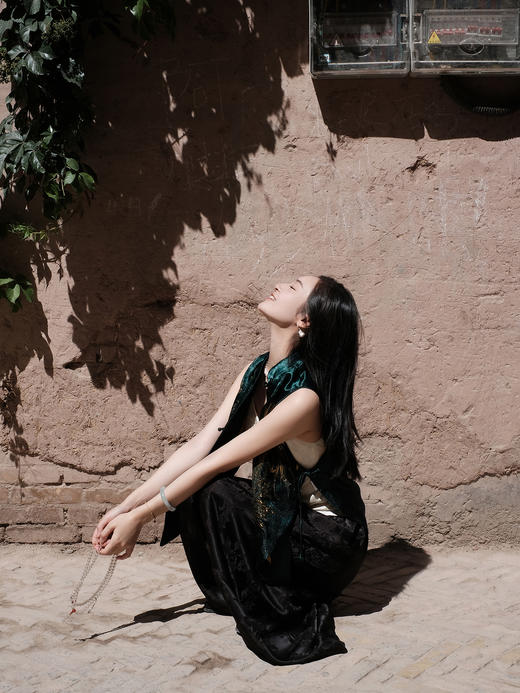 盛唐牡丹盛奢系列|织金老软缎菊花纹圆摆马甲(特殊商品不退不换) 商品图6