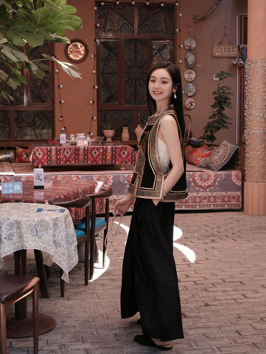 盛唐牡丹盛奢系列| 织金老缎孔雀纹琵琶襟如意头马夹(特殊商品不退不换) 商品图7