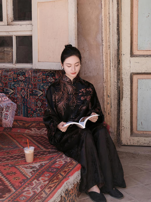 盛唐牡丹盛奢系列|织金老软缎牡丹金鱼对开立领外套(特殊商品不退不换) 商品图3