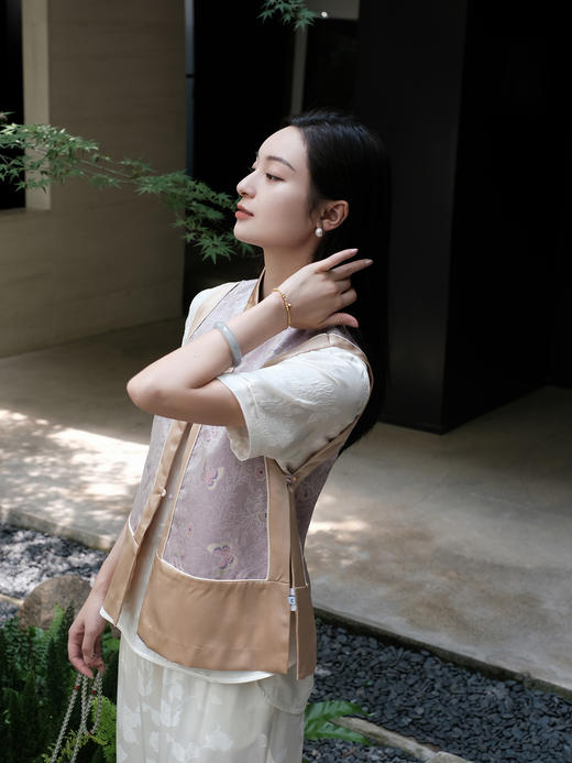 瑕疵|盛唐牡丹 |浅香槟色真丝蝴蝶花纹马甲[特价品] 商品图2