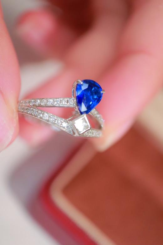 1.07ct 蓝宝石戒指 商品图2