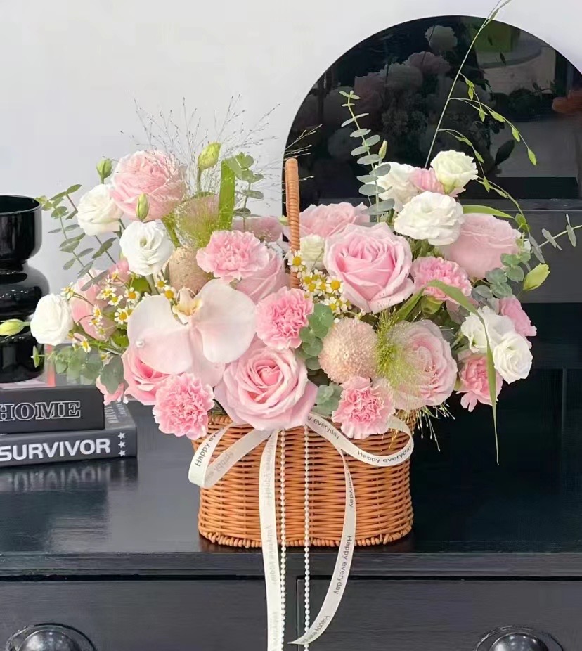 每月花礼花篮A款【长约40-45CM，高约40-45CM】