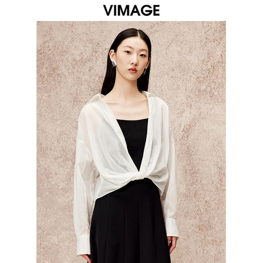 VIMAGE纬漫纪时尚宽松轻薄舒适扭结设计罩衫雪纺上衣秋季新款V2213804 商品图3