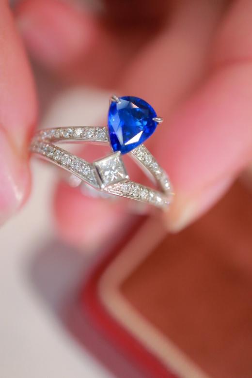 1.07ct 蓝宝石戒指 商品图5