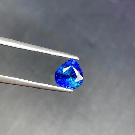 1.02ct 蓝宝石裸石 商品图3