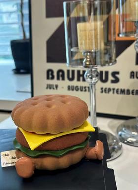 Emoji汉堡包蛋糕 | 昔果