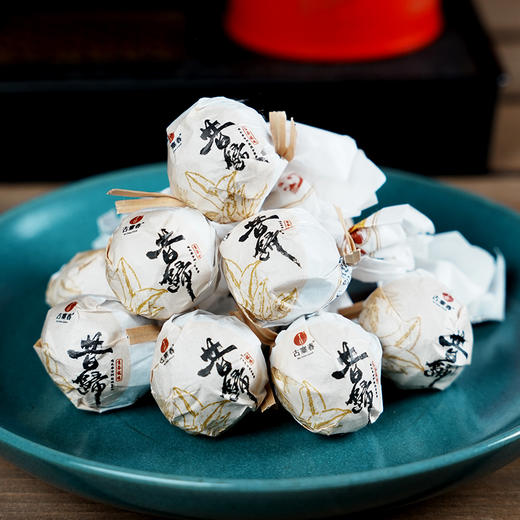 【昔归龙珠】临沧“茶霸王”普洱茶生茶2023年春茶云南古树小沱茶特级茶叶70g/罐 商品图2