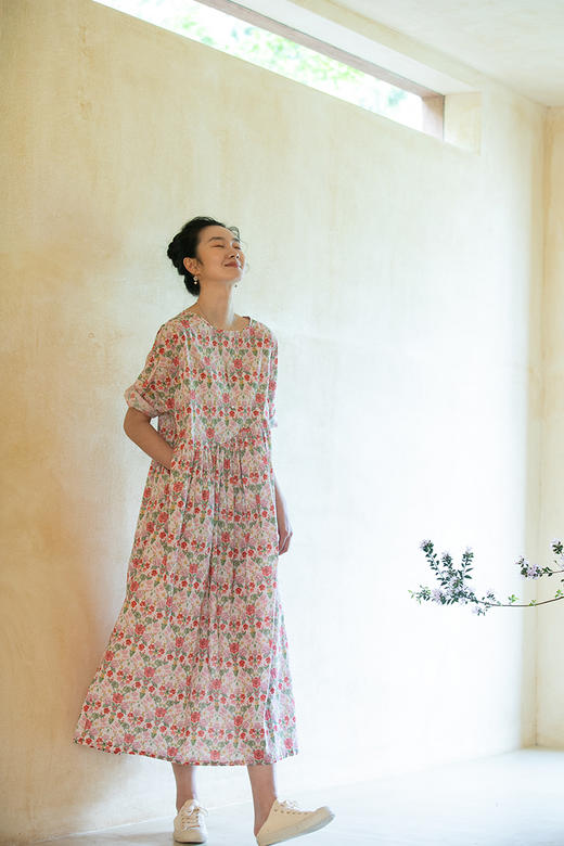 牧衣游原创 蔷薇印花棉连衣裙新款宽松文艺浪漫粉色碎花裙 渡月 商品图5