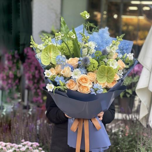 香槟玫瑰混搭花束 商品图0