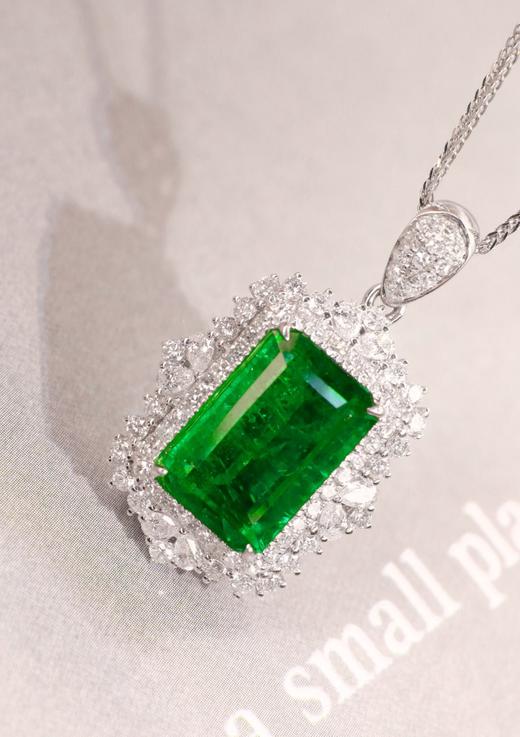 3.65ct 祖母绿吊坠 商品图1