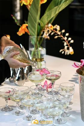 甜品台（运费/人工/花草）