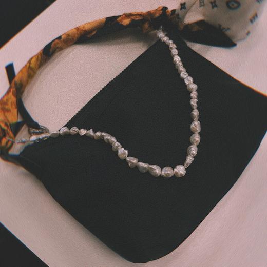 人气的LC 巨百搭腋下包 很适合DIY装饰（不含丝巾和珍珠链子哦）/标志可爱饺子包 轻便好背 优雅与实用的完美融合 商品图0