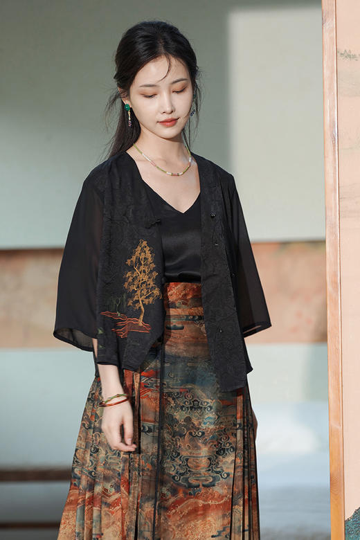 逸红颜明月优选 #『林语』传统改良汉服新中式上衣，显瘦百搭春夏必备，面料超舒服凉快 商品图3