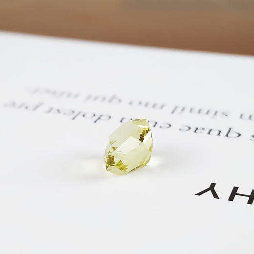 【天然正品】天然精品1.88克拉Vivid Yellow近全净体金绿宝石裸石050624NJS05 商品图2