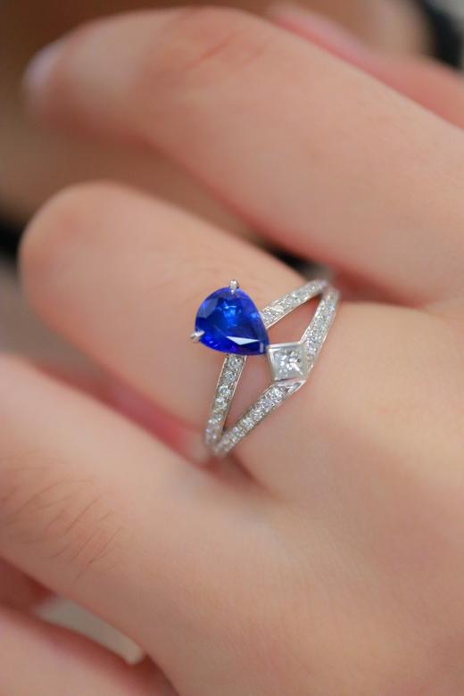 1.07ct 蓝宝石戒指 商品图7