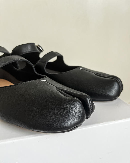 现货 THS 6.29-限时 M6家 女士 新款在售 巨巨软羊皮分趾皮鞋 BZ1187 商品图2