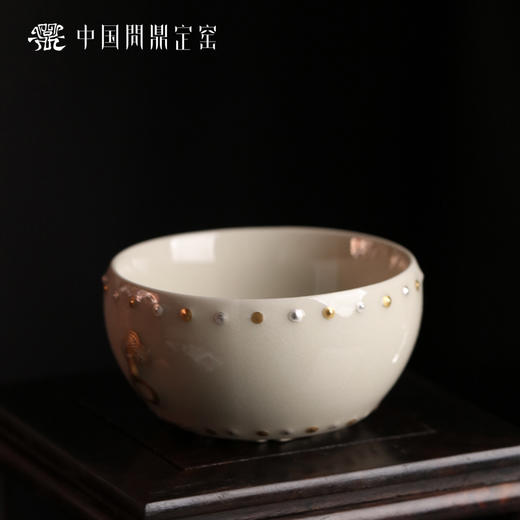 问鼎定窑金银错战鼓杯 商品图2