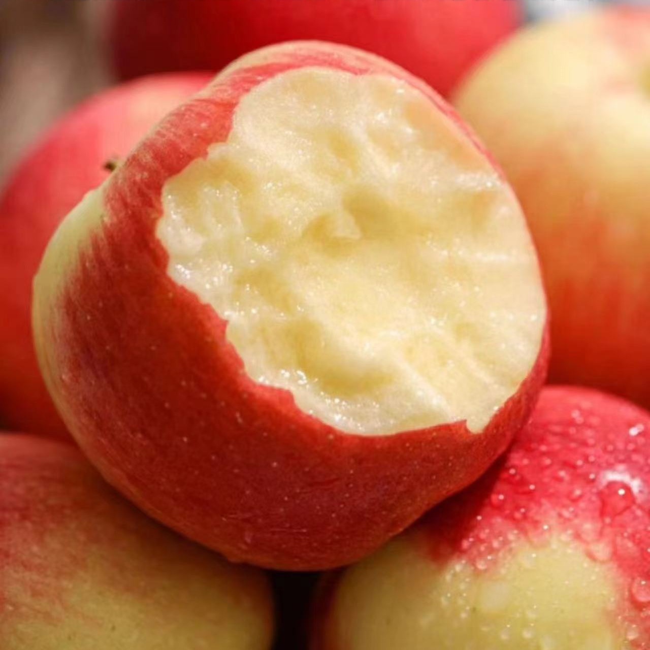 口感爽脆,越吃越甜,汁液多,并带有怡人的