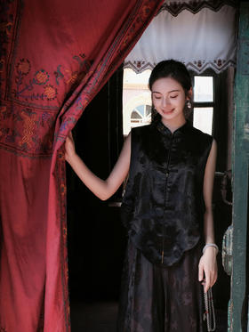 盛唐牡丹盛奢系列|老软缎黑色马甲(特殊商品不退不换)