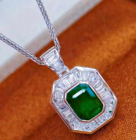 1.08ct 祖母绿吊坠 商品图1