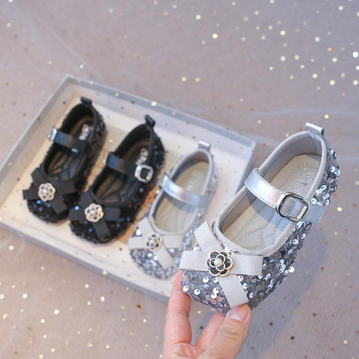 【干爽内里，舒适透气不捂脚】童鞋2024秋季新款 韩版小香风 亮片花朵女童 时尚皮鞋 公主鞋-QQ 商品图0
