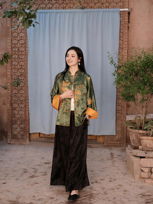 盛唐牡丹盛奢系列| 限量款| 高货-重磅京绣富贵牡丹菊纹立领外套-绿色(特殊商品不退不换) 商品图1