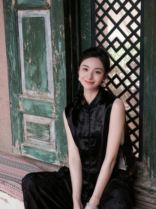 盛唐牡丹盛奢系列|老软缎黑色马甲(特殊商品不退不换) 商品图5