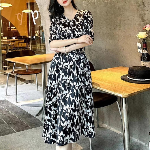 DNO19姆米真丝弹力缎印花连衣裙高档女装夏季薄款v领收腰裙子 商品图2