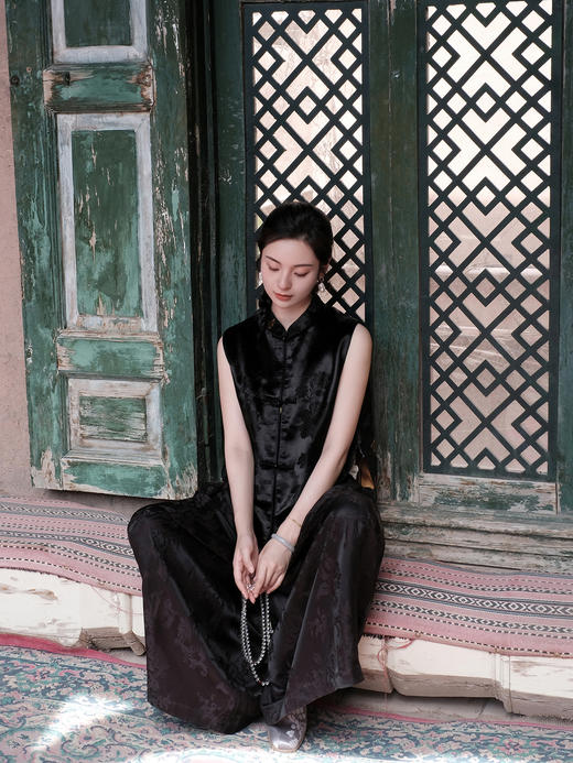 盛唐牡丹盛奢系列|老软缎黑色马甲(特殊商品不退不换) 商品图4