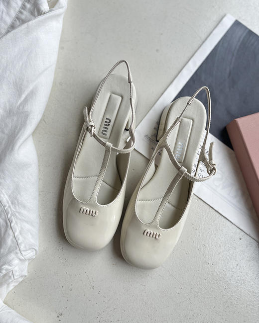 现货 THS 6.29-限时 缪家 女士 𝗧字带后空凉鞋 玛丽珍粗跟凉鞋 2色 BZ1186 商品图7