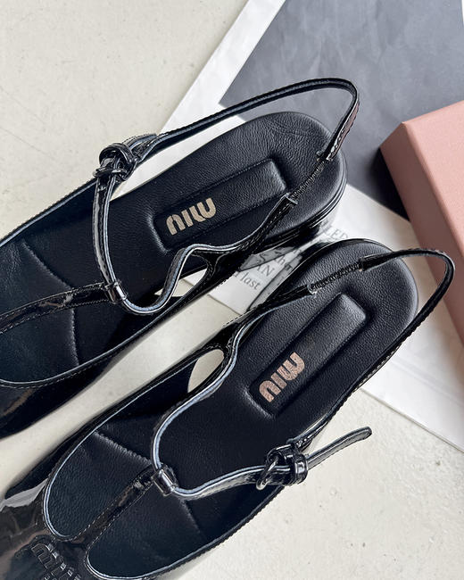 现货 THS 6.29-限时 缪家 女士 𝗧字带后空凉鞋 玛丽珍粗跟凉鞋 2色 BZ1186 商品图10