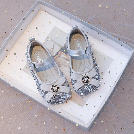 【干爽内里，舒适透气不捂脚】童鞋2024秋季新款 韩版小香风 亮片花朵女童 时尚皮鞋 公主鞋-QQ 商品图5