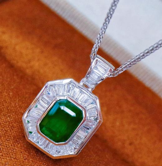 1.08ct 祖母绿吊坠 商品图2