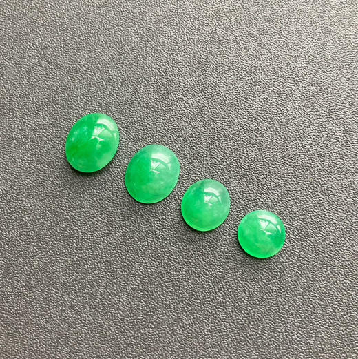 冰种阳绿翡翠蛋面 商品图7