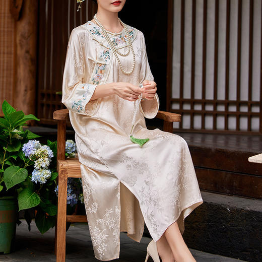 DNO中国风刺绣连衣裙深圳南油女装夏季宽松新中式中袖斜襟盘扣裙子 商品图0