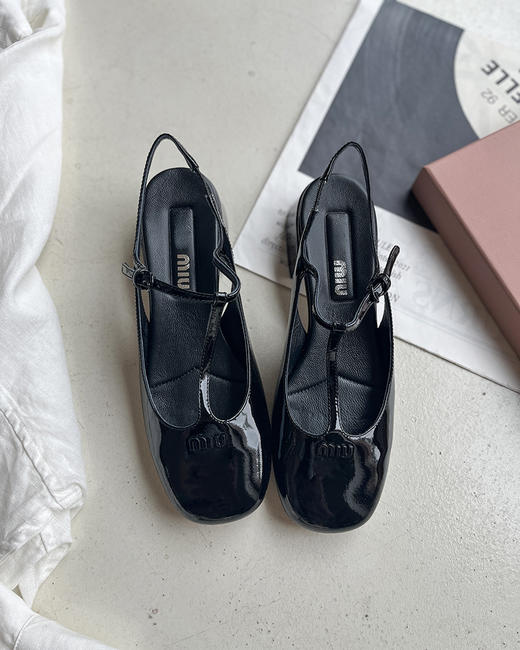 现货 THS 6.29-限时 缪家 女士 𝗧字带后空凉鞋 玛丽珍粗跟凉鞋 2色 BZ1186 商品图5